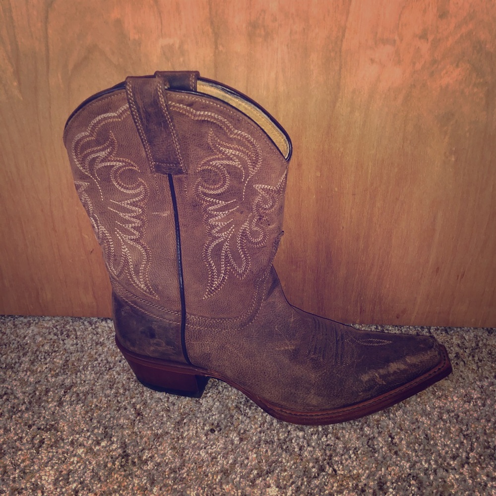 Women’s cowboy boots